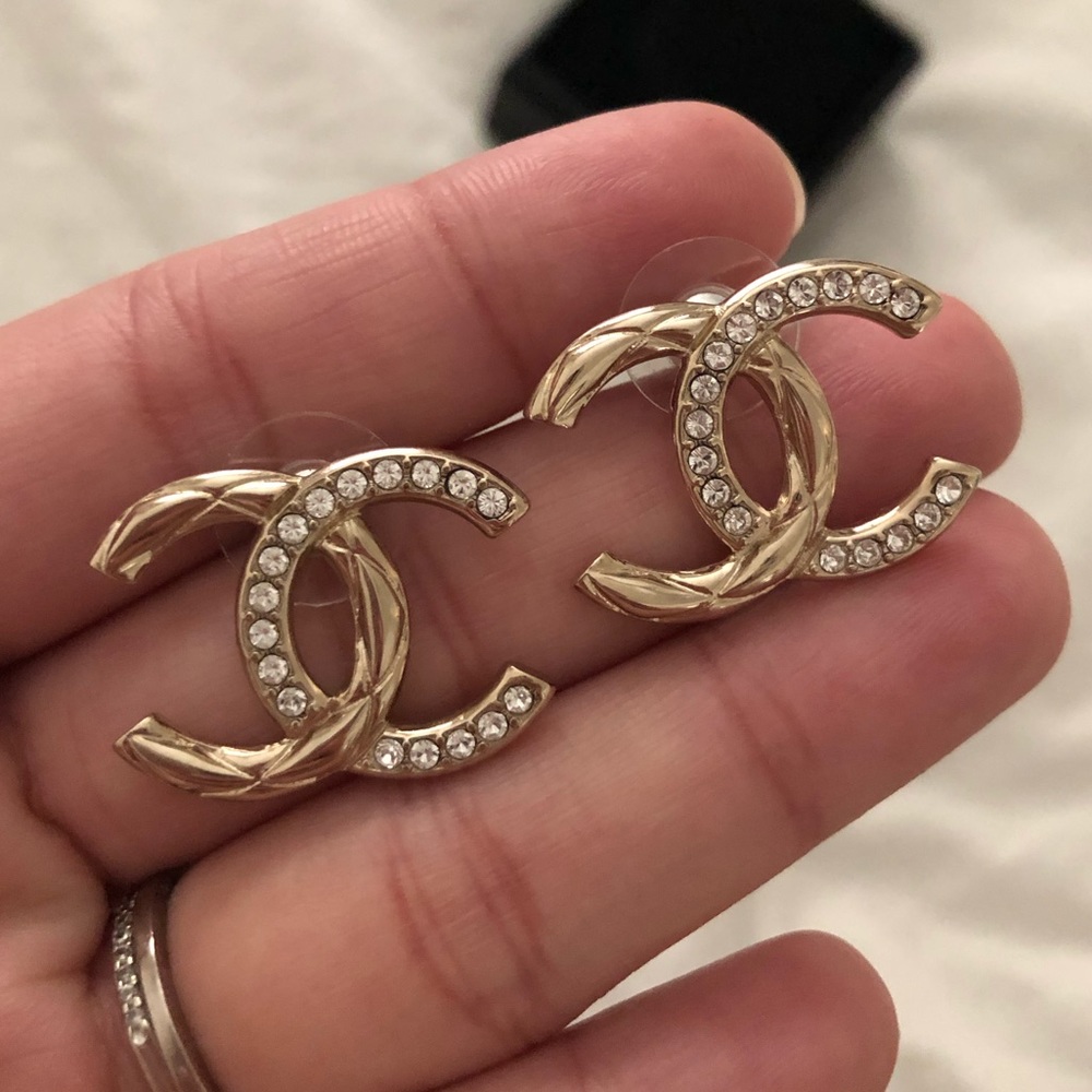 Stunning Authentic 2019 CHANEL CC Logo XL Earrings